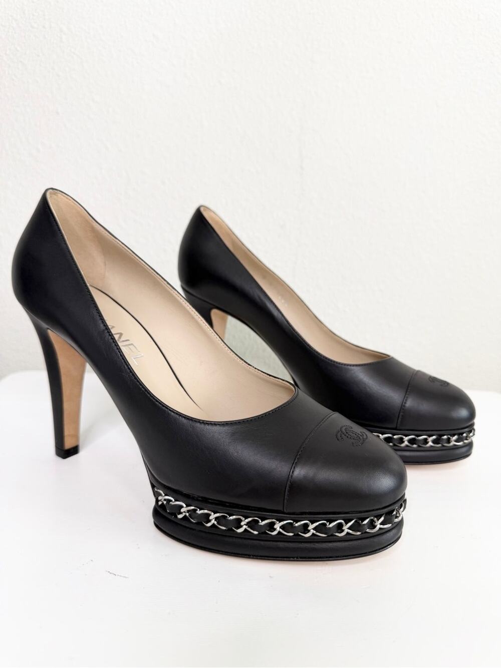 NEW CHANEL Black Leather Platform Pumps with Silver Chain Trim Size 39